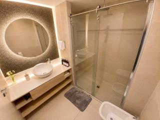 Lakeshore - Premium complex with Pool, Gym and Spa - 2