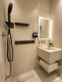 Lily Bloom Boutique Garden House - Neve Tzedek - 2