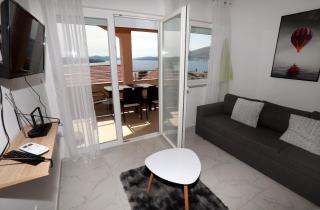 Sunset View Apartment - 8