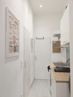 Central Renovated Long-Term Apartment - 6