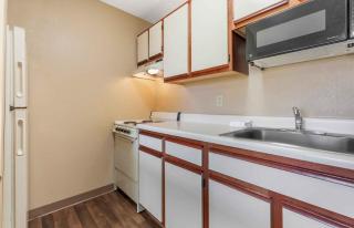Extended Stay America Select Suites - Rockford - State Street - 2
