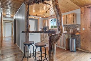 Hottub Hideaway: Firepit; Sauna; Views; Wildlife - 1