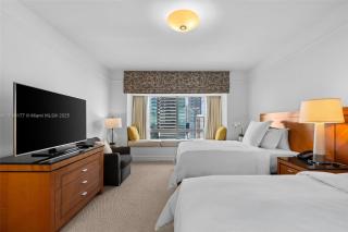 Four Seasons Hotel Miami Luxury Two Bedroom City View Suite- Free Parking - 3