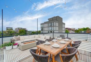 Luxe 6-BR Rooftop Patio - Parking - Metro - 0