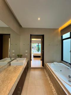 Baan Wana Luxury Pool Villa - 2