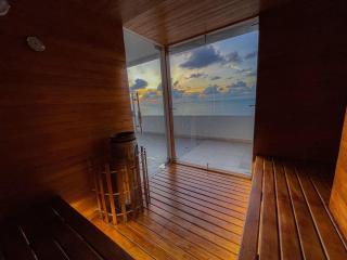 Modern condo Cabrero - Pool, Beach and Walled City - 2