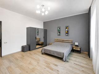 Spacious 2BR, Open Terrace, Walk to Republic Square - Yerevan - 3