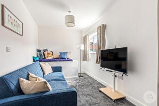 Modern 2-Bed Nottingham Apt Near QMC, Uni & City Centre - 1
