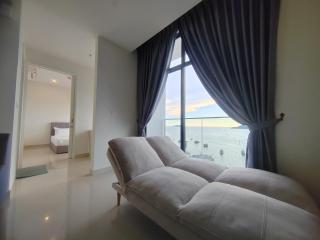 Sunset Seaview Suite 1BR with Balcony at The Shore KK - 8