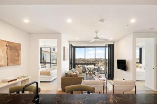 Utopia Deluxe Suite 25th Floor Views, Pool & Gym - 3