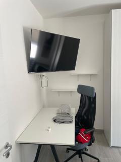 Modern apartment with private garden - 4