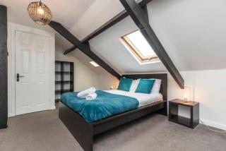 Spacious 4 BR home in Gateshead Free Parking - 6