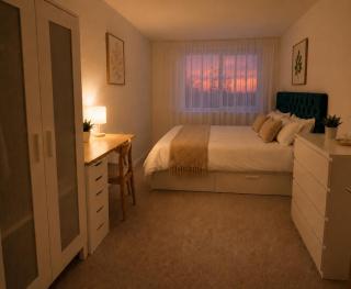 Mid Century 3 Bed Apartment - 6