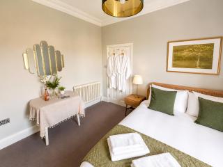 Private, comfy and quiet room for 2 Clapham - 8