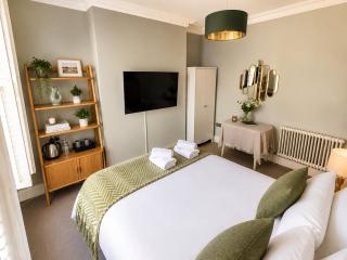 Private, comfy and quiet room for 2 Clapham - 9
