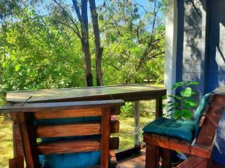 Rosewood Cottage -Entire 2 bedroom home with Netflix & WiFi - 6
