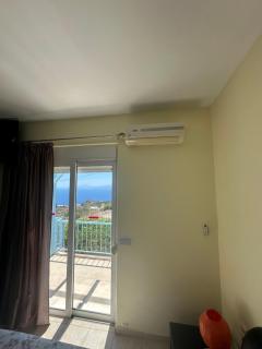Breathtaking sea and Mountain views with Private pool, Peace full relaxing Villa with WiFi near Shops and Restaurants - 6