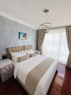 Roco Tower Mamaia Sea View Apartment - 3