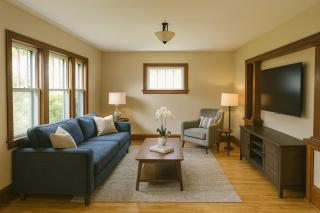 Downtown Antigonish- Entire 4 BR House & Garden - 8
