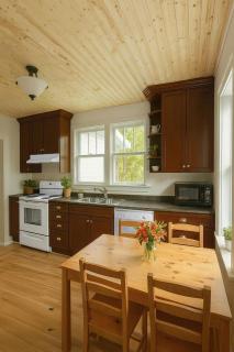 Downtown Antigonish- Entire 4 BR House & Garden - 3