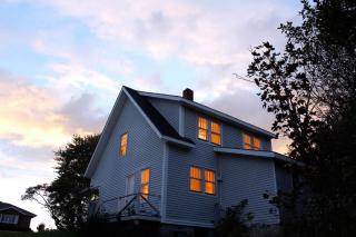 Downtown Antigonish- Entire 4 BR House & Garden - 2