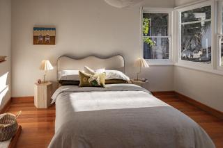 Cozy Mid-century Cottage with stunning views - 3