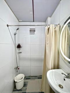 Solara Boutique Room with Kitchen, Netflix & Private Bath - 7