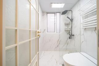 Yidu Home-Near People's Square, Nanjing Road Pedestrian Street & Subway Credit Cards OK - 6