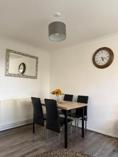 Contractor Park View Apartment with Private Parking - 2