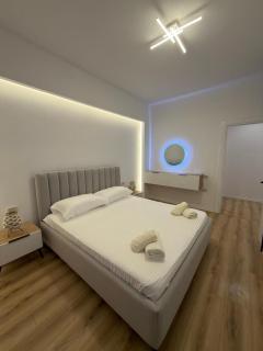 Modern Seaside Apartment with Sea View - 9