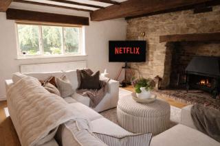 Stunning Oast House Retreat I Sleeps 12 I Countryside Setting - 9