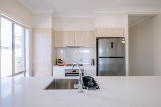 Charming Home in Griffin for Unforgettable Stays - 3