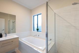 Enchanting Griffin Retreat Memorable Stay Awaits - 4