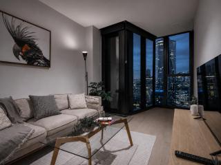 Skyline Suites | Stunning City Views, Gym & Pool - 8