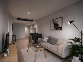 Skyline Suites | Stunning City Views, Gym & Pool - 7