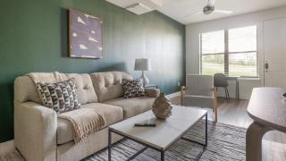 Landing Beautiful 1BD Clubhouse - 8