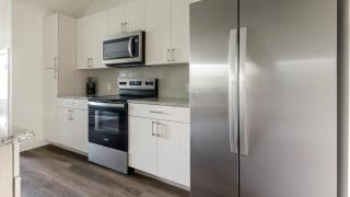 Landing Beautiful 1BD Clubhouse - 4