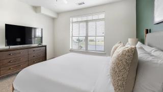 Landing Beautiful 1BD Gym Clubhouse - 1