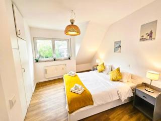 Functionnal 2BR Flat w free parking - 5