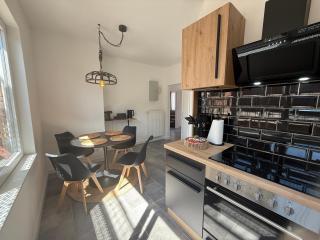 Urban Nest Burg - Design Apartment mit Smart-TV, Self Check-in & Free Parking - 9
