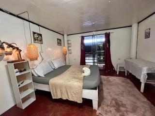 Casa de Viajeros AC room 2nd flr 600mbps spacious 5 minutes to the beach - 8