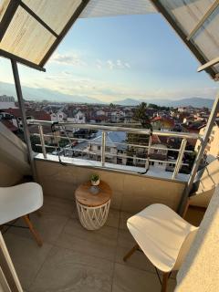 Downtown One-Bedroom Deluxe Apartment - 5