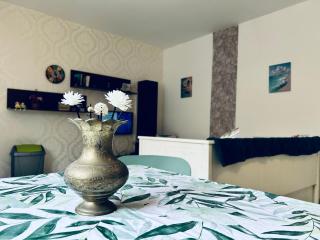 Bright Seaside Maisonette with Private Terrace - 1