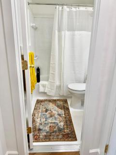 Crystal City Boutique Flats - Free Parking - 1