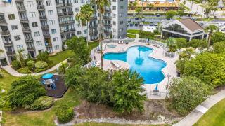 Scenic Lakeview Condo w Balcony and Resort Pools - Orlando - 0