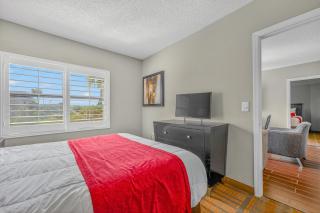 Scenic Lakeview Condo w Balcony and Resort Pools - Orlando - 1