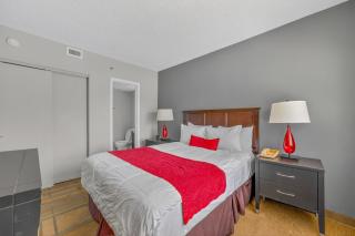 Scenic Lakeview Condo w Balcony and Resort Pools - Orlando - 2