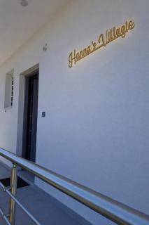 Hanna's Villagio - 9