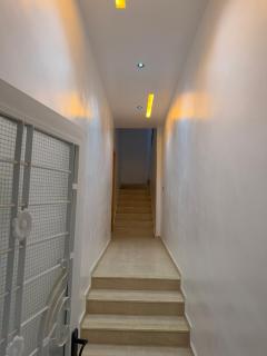 Brand-New 3BR Apartment , Sunny Balconies , Garden View , Near Euromed & Medina - 8