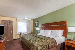 Baymont by Wyndham Pigeon Forge near Island Drive - Pigeon Forge - 2